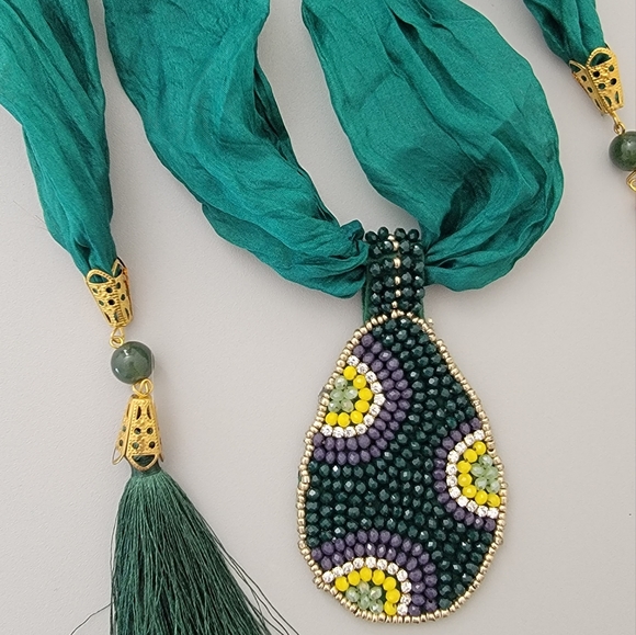 SCARF - Picture 2 of 2